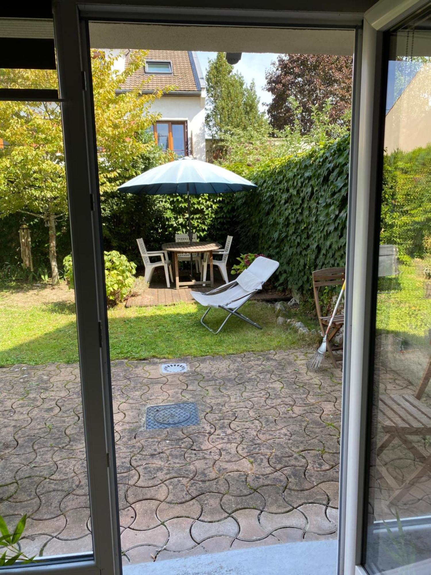 Chambre En Duplex, Entree Autonome, Sdb Privative Taverny Exterior photo